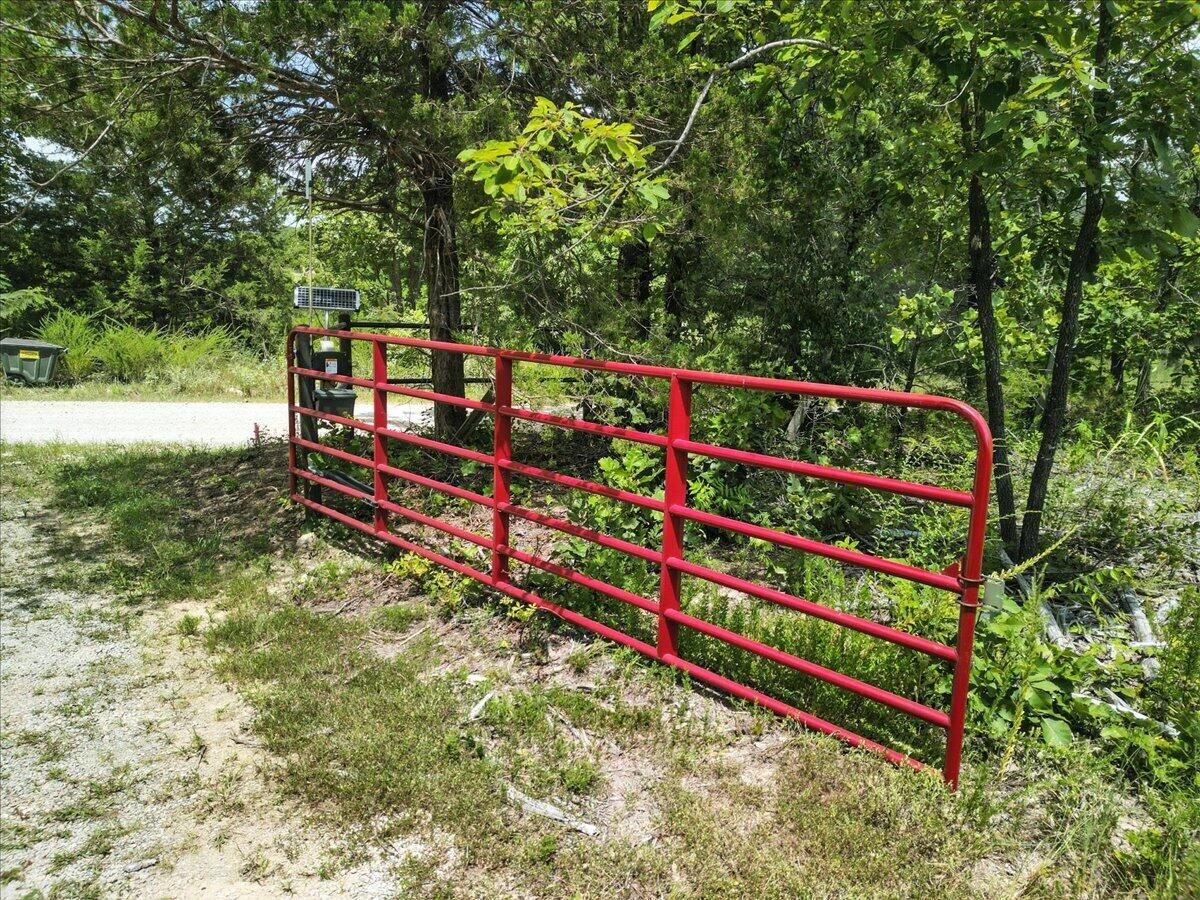 5160 County Road 9380 Property Photo 16