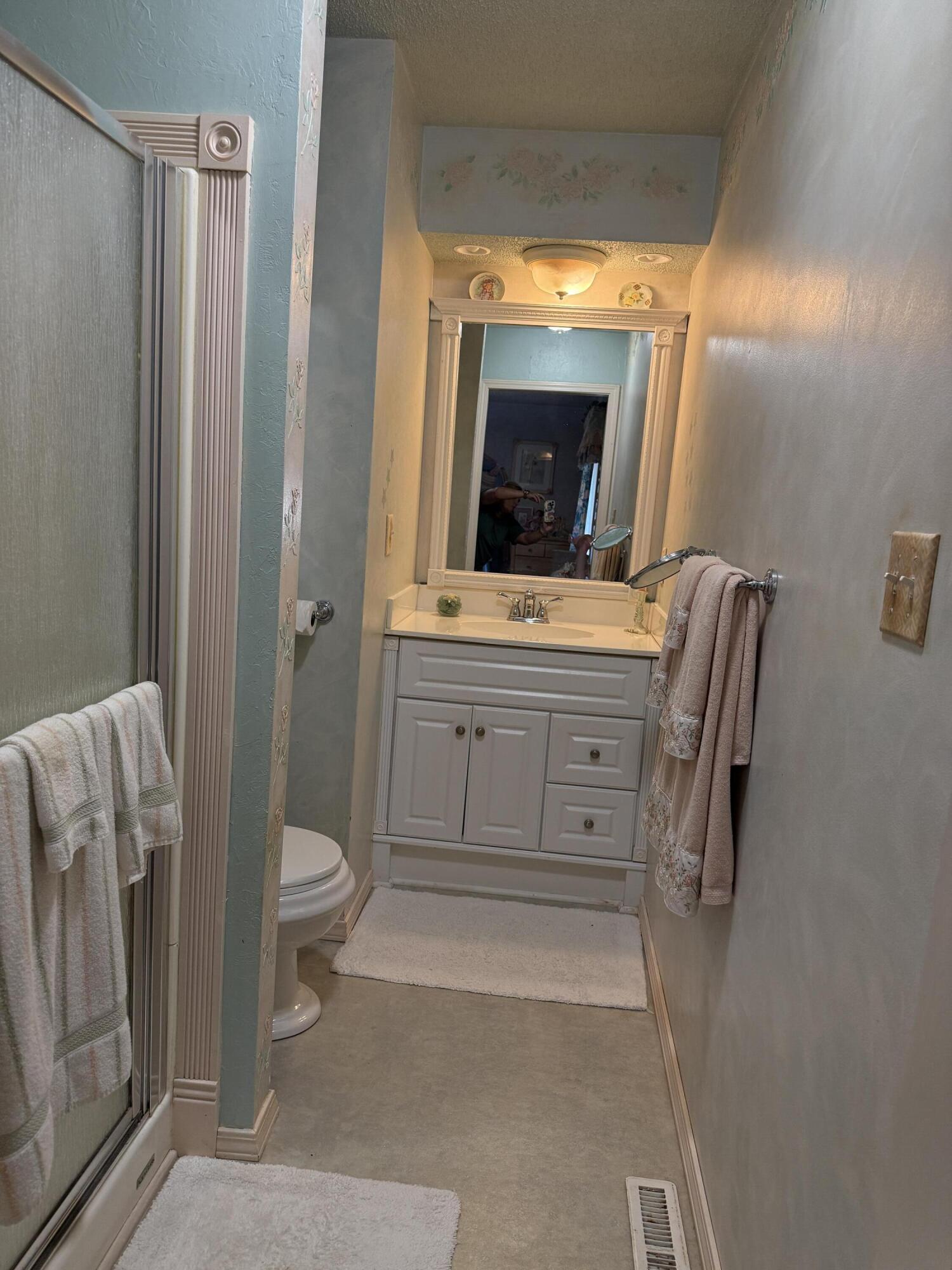 939 East Redbud Lane Property Photo 10