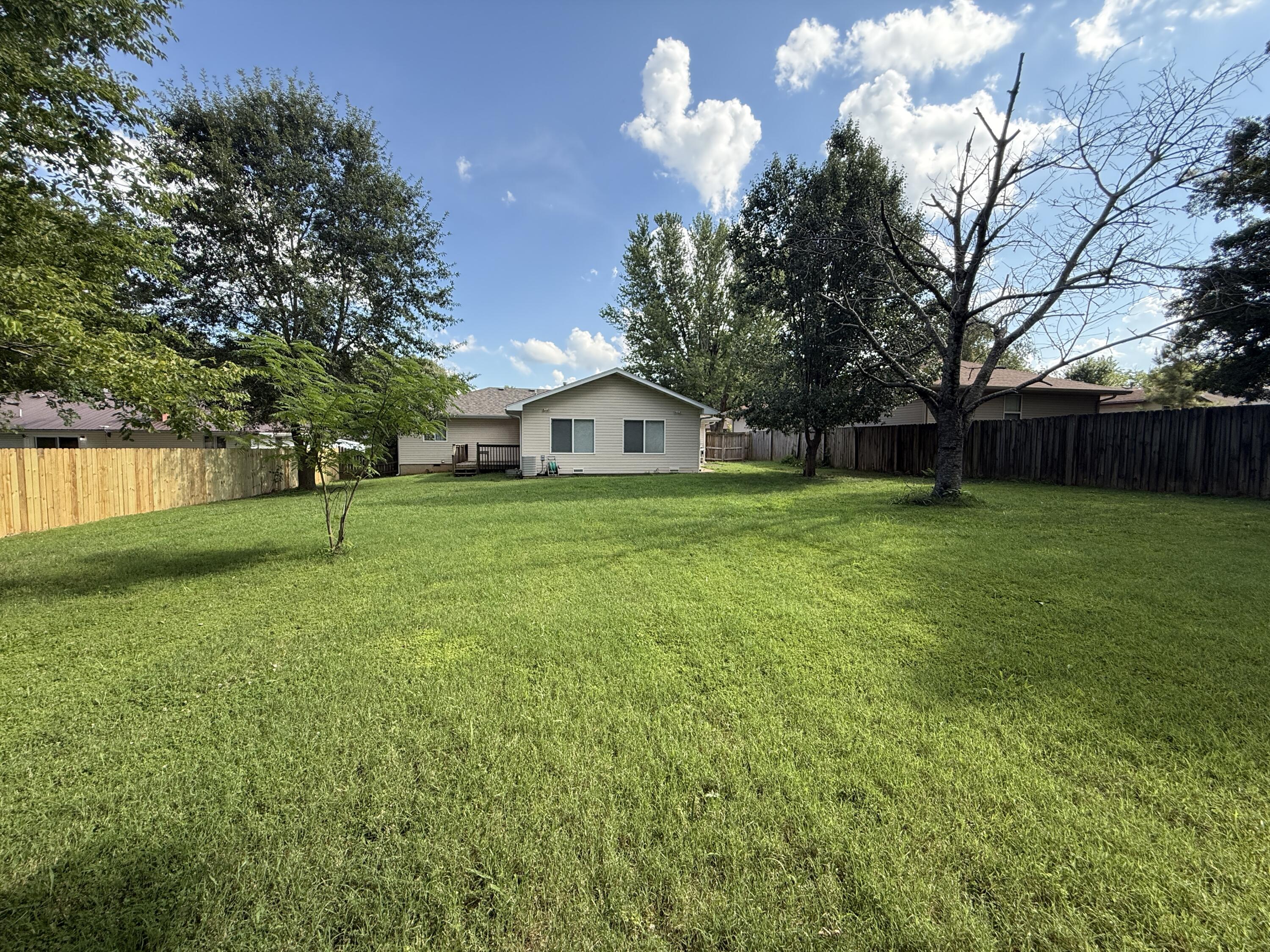 939 East Redbud Lane Property Photo 17