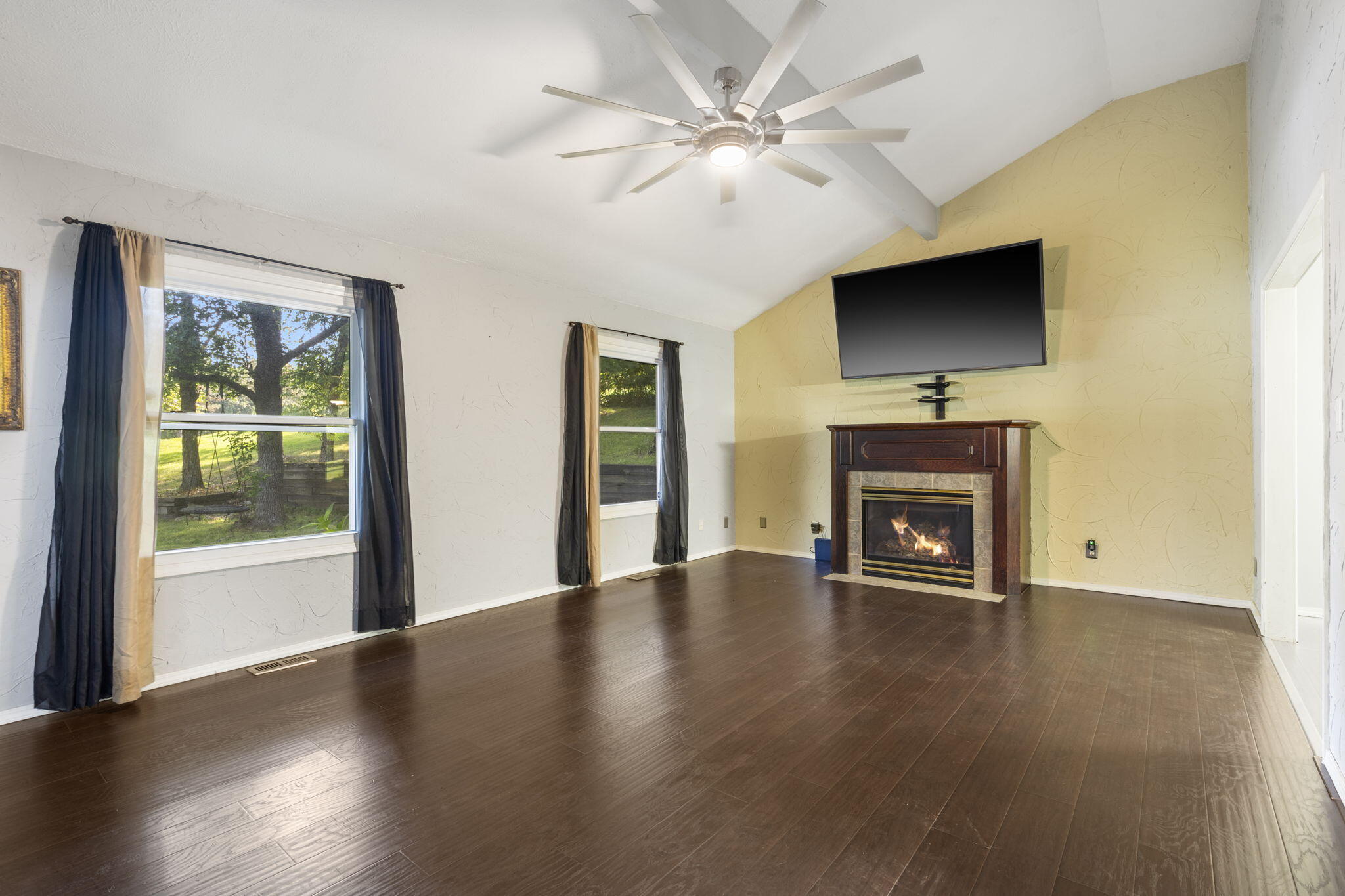 1028 South Nicholas Road Property Photo 2