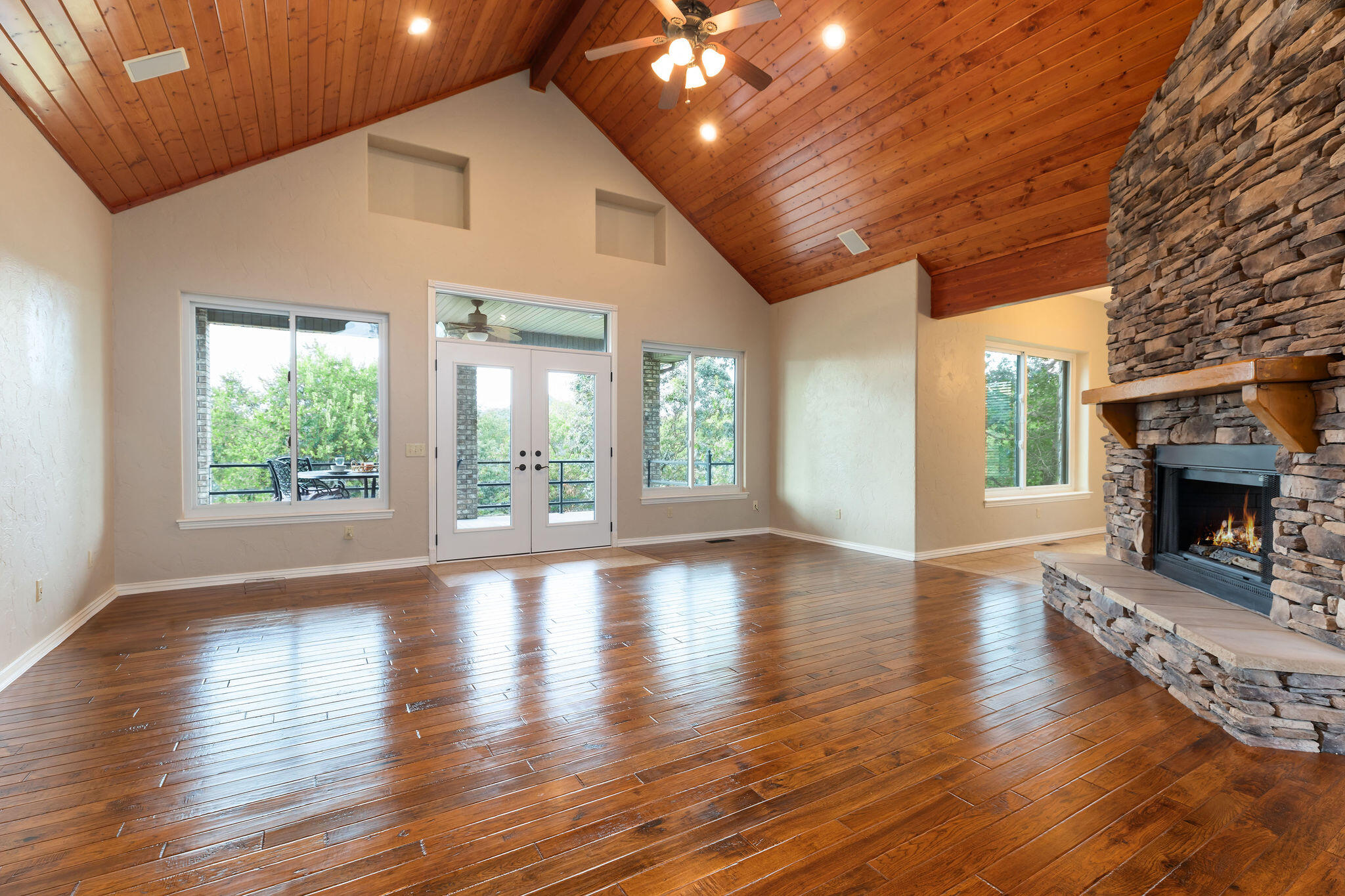 1345 Oakwood Drive Property Photo 13