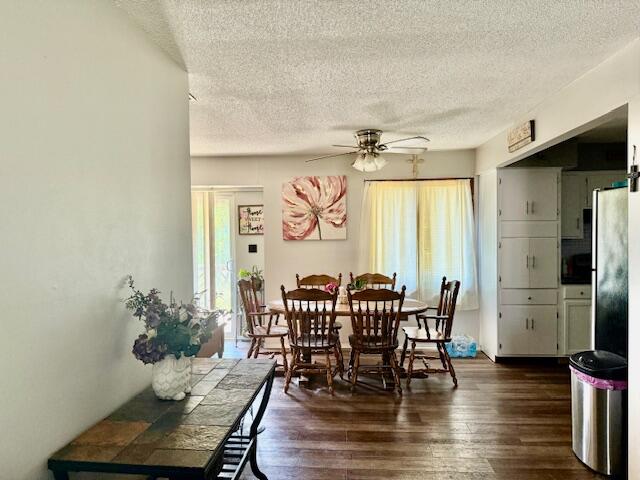 2701 Paula Drive Property Photo 5