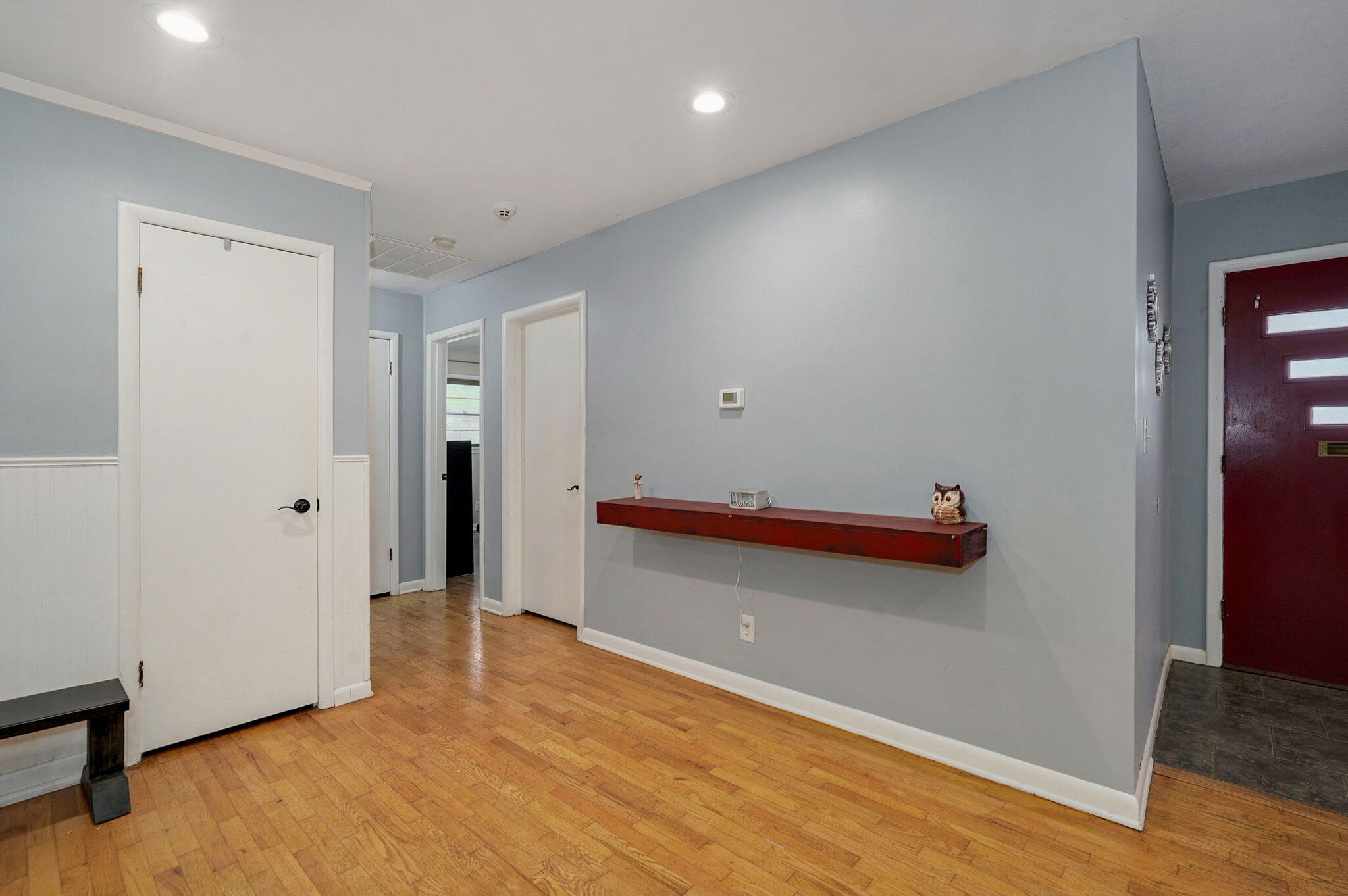 215 West Kingsbury Street Property Photo 10
