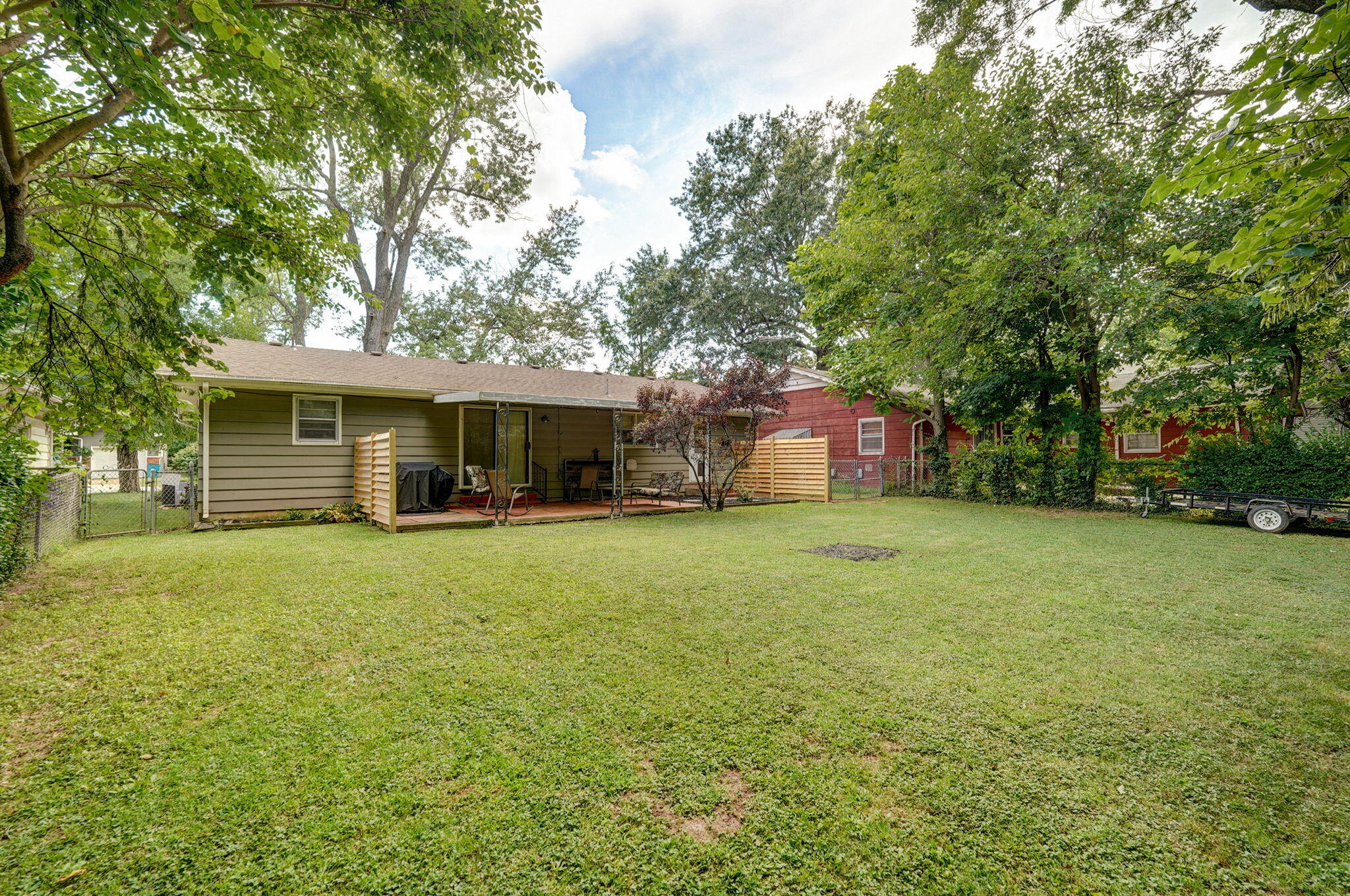 215 West Kingsbury Street Property Photo 31
