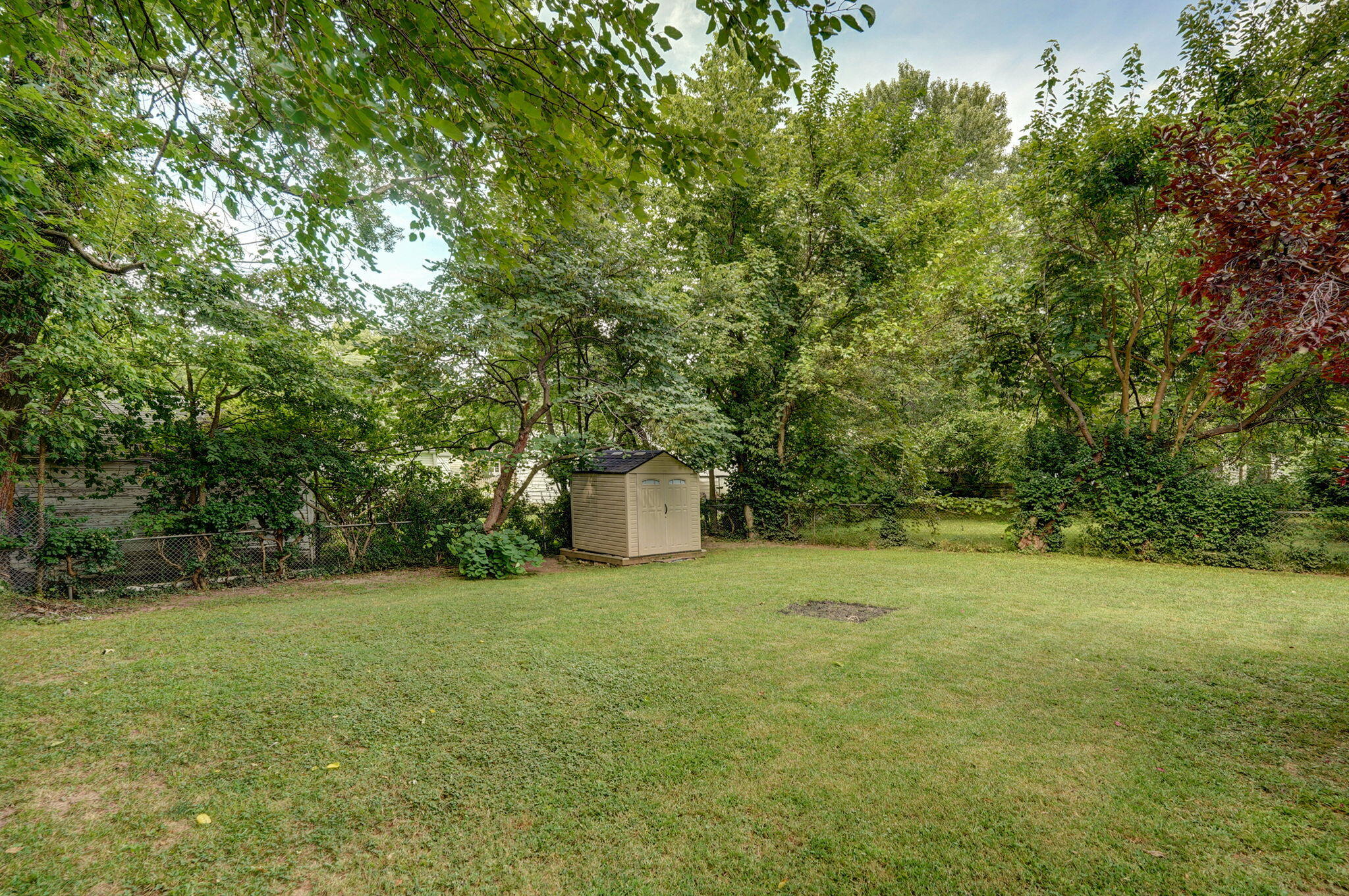 215 West Kingsbury Street Property Photo 35