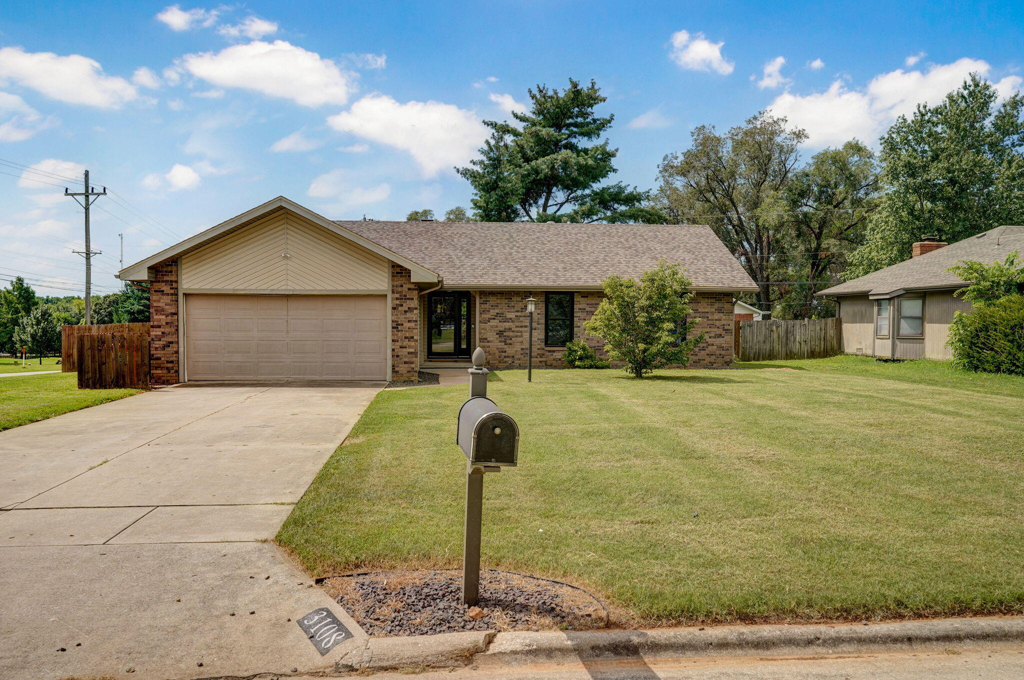 3108 West Broadmoor Street Property Photo 1
