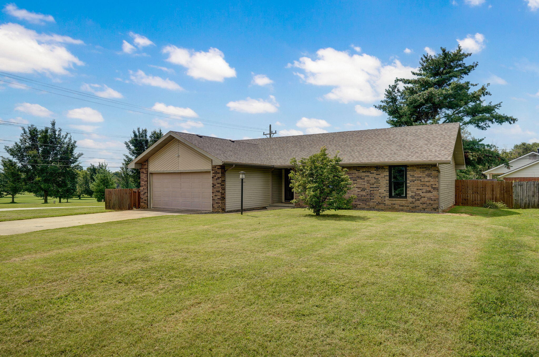 3108 West Broadmoor Street Property Photo 2