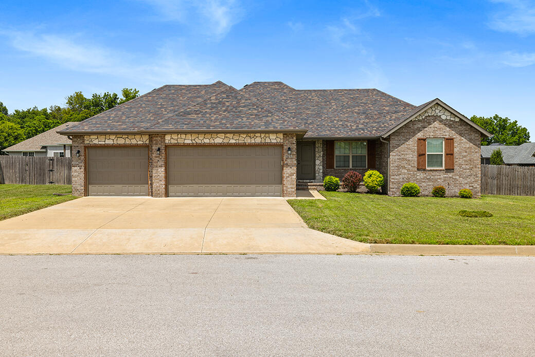 1703 East Calvary Camp Road Property Photo 1