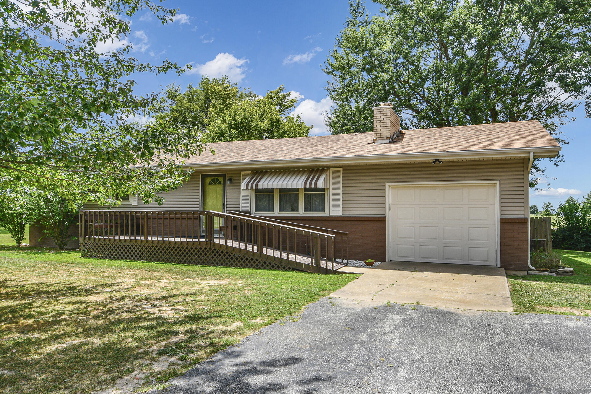 1639 State Highway P Property Photo 1