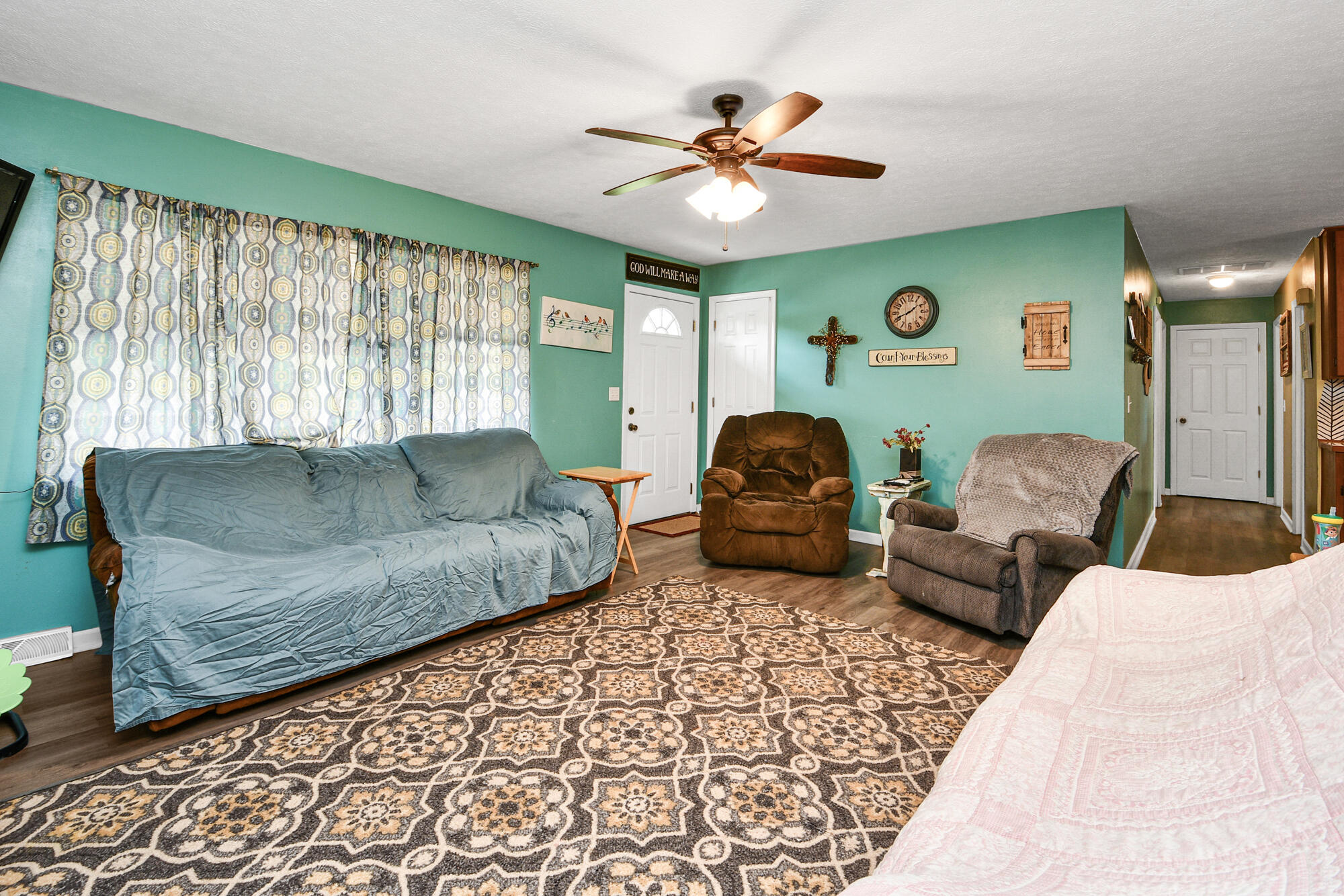 1639 State Highway P Property Photo 5