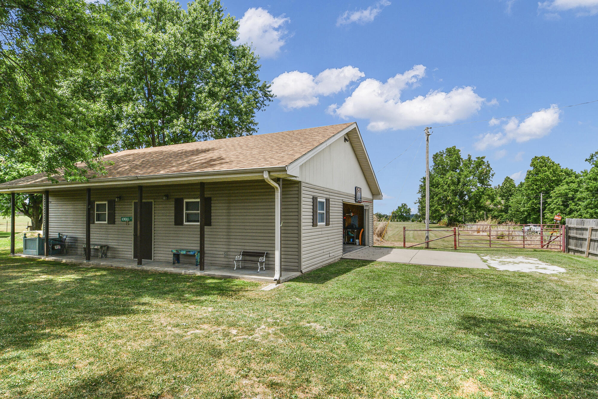1639 State Highway P Property Photo 32