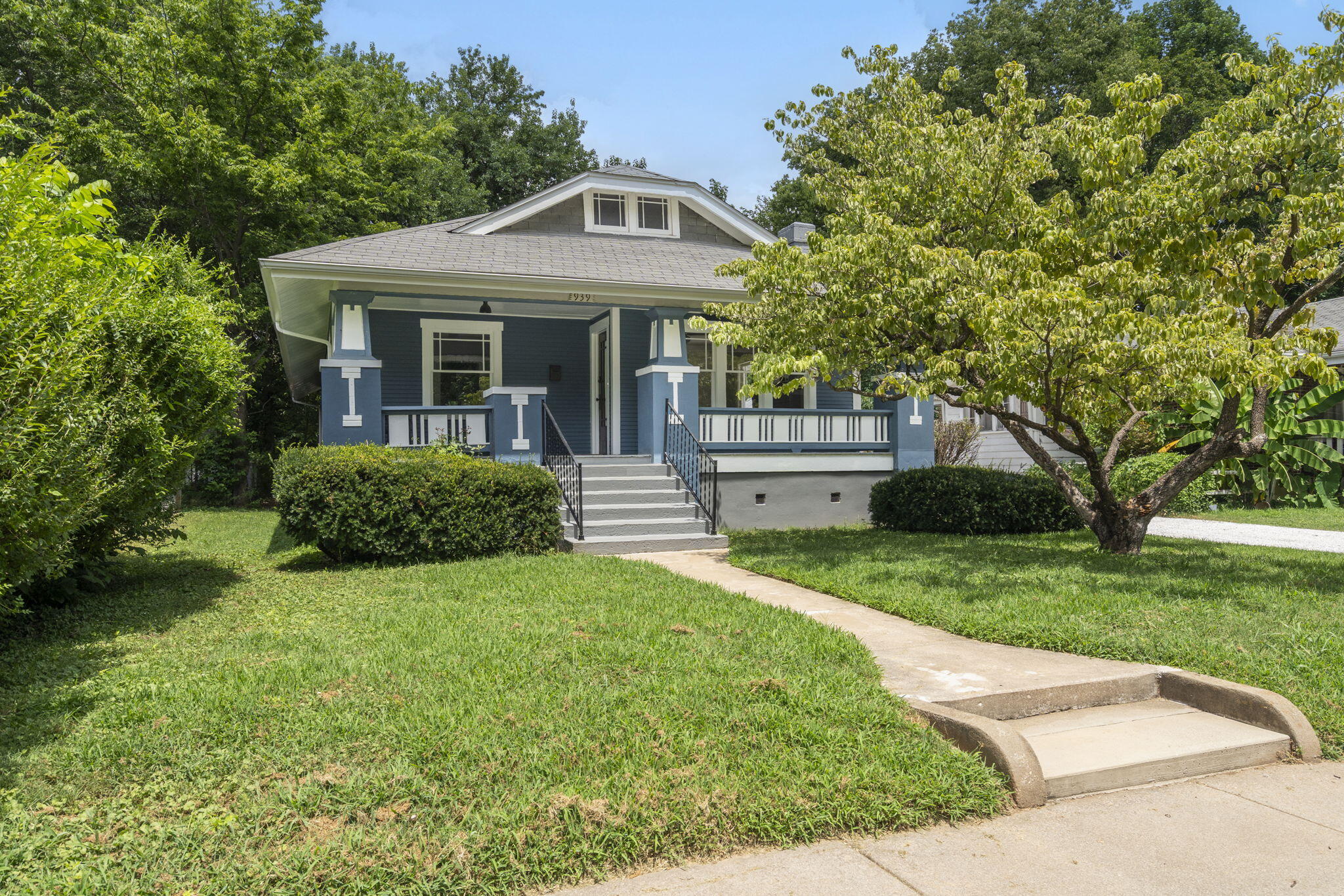 939 East Loren Street Property Photo 1