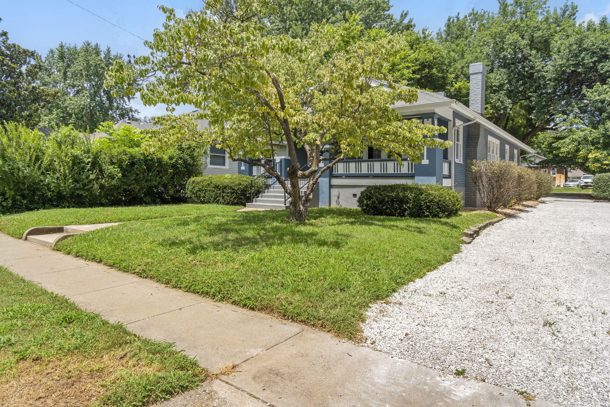 939 East Loren Street Property Photo 3