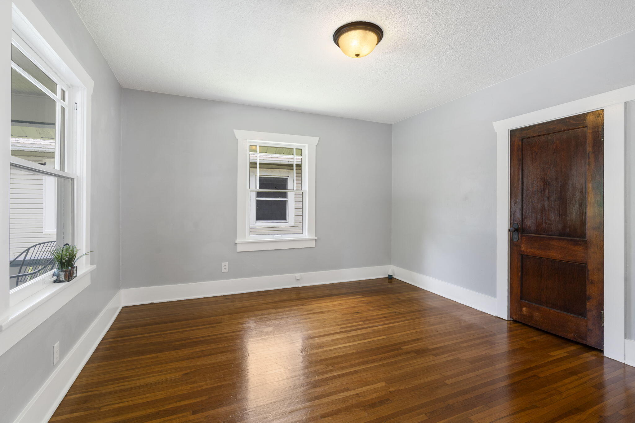 939 East Loren Street Property Photo 17