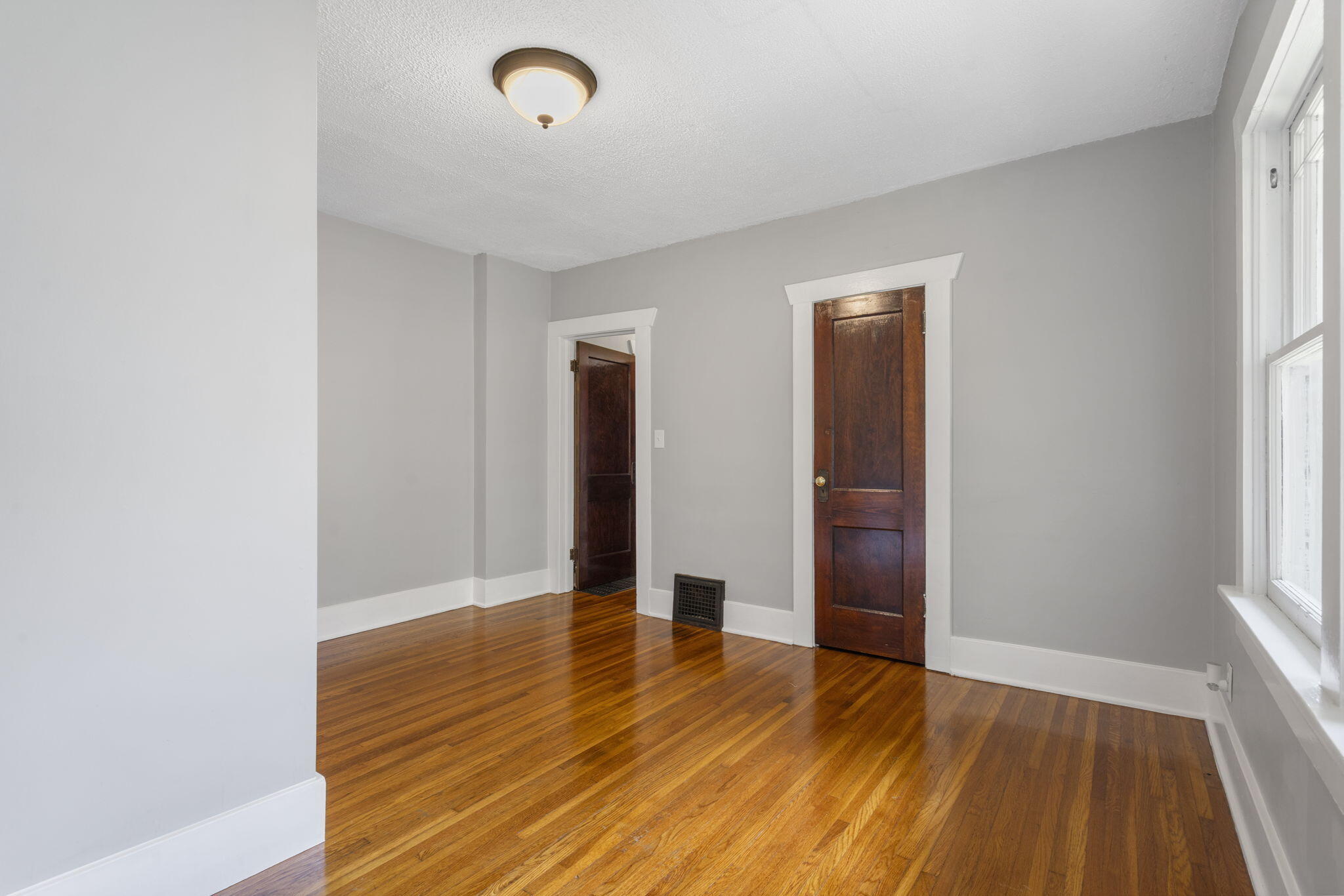 939 East Loren Street Property Photo 23