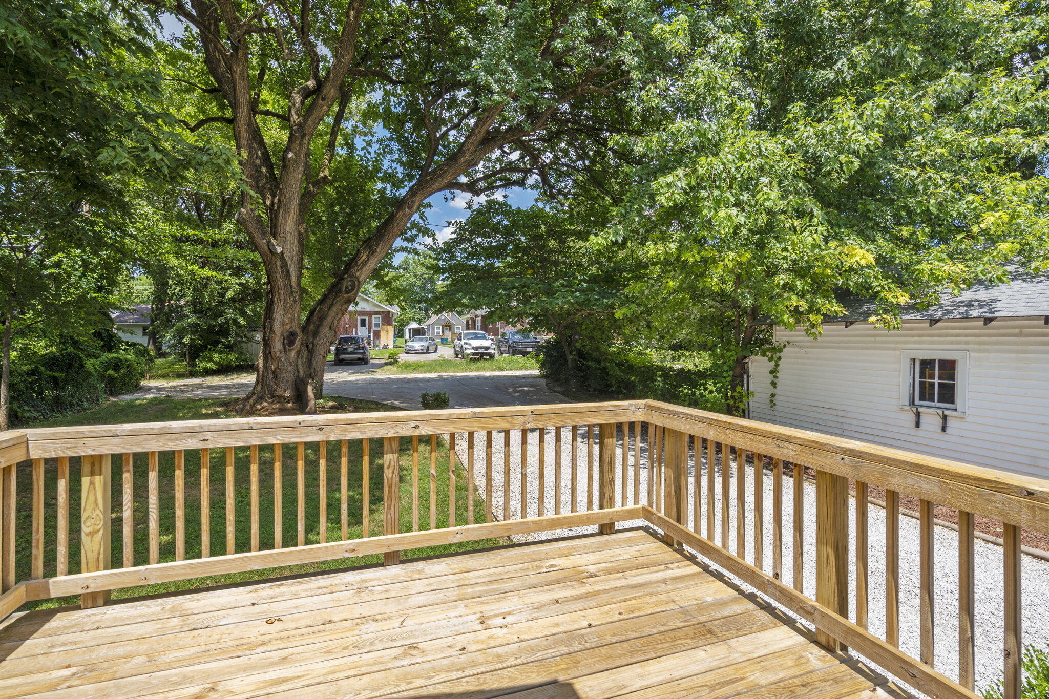 939 East Loren Street Property Photo 32