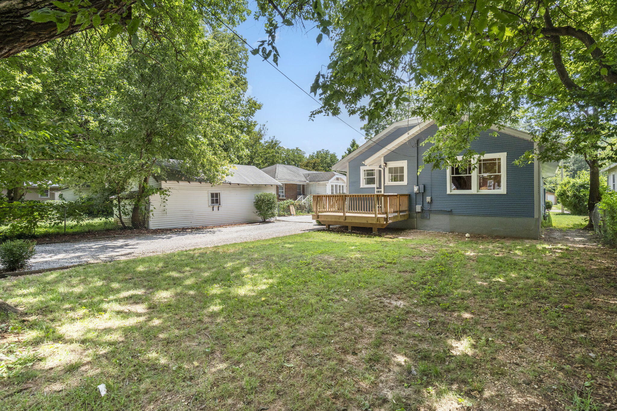 939 East Loren Street Property Photo 35