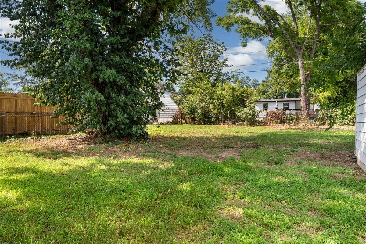 2937 West Walnut Street Property Photo 5