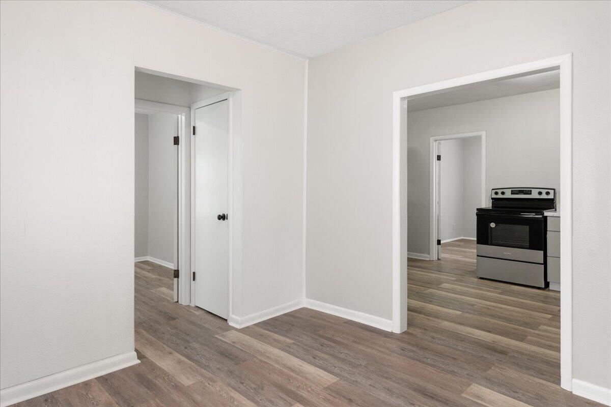 2937 West Walnut Street Property Photo 14