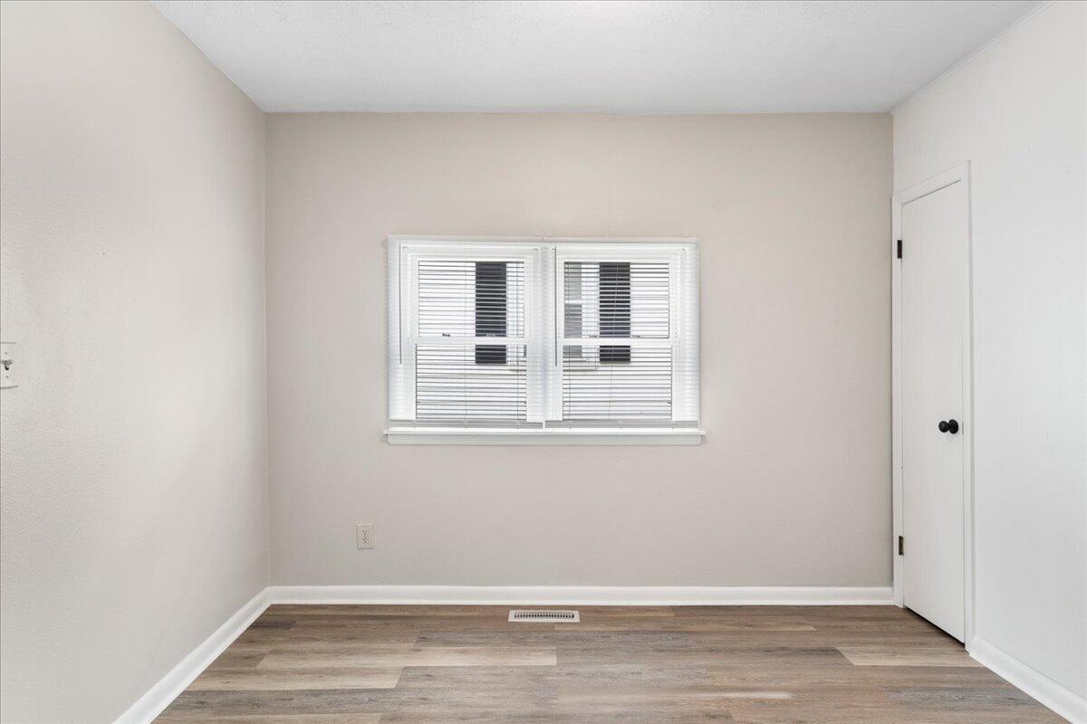 2937 West Walnut Street Property Photo 18