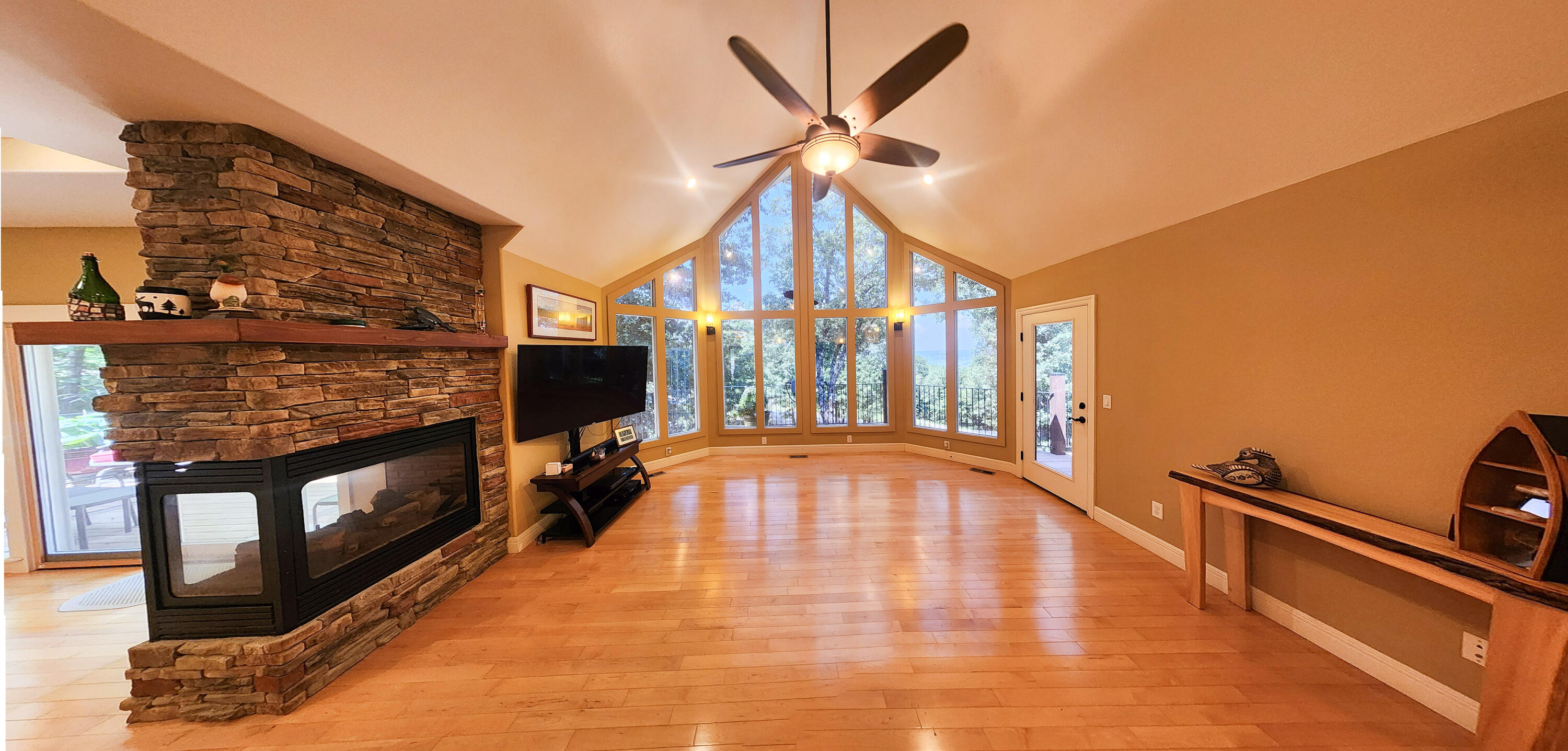 233 Sidehill Drive Property Photo 11