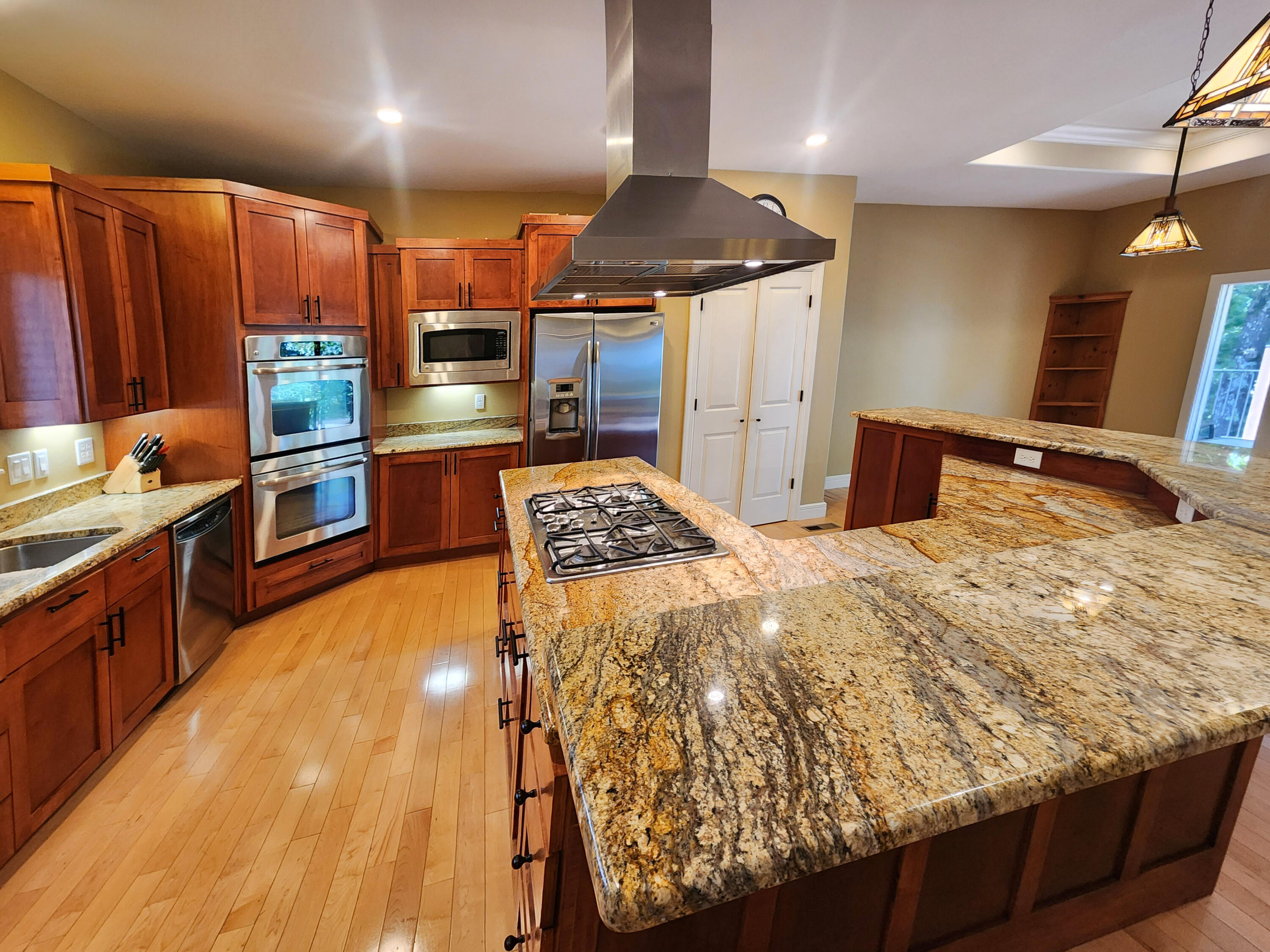 233 Sidehill Drive Property Photo 26