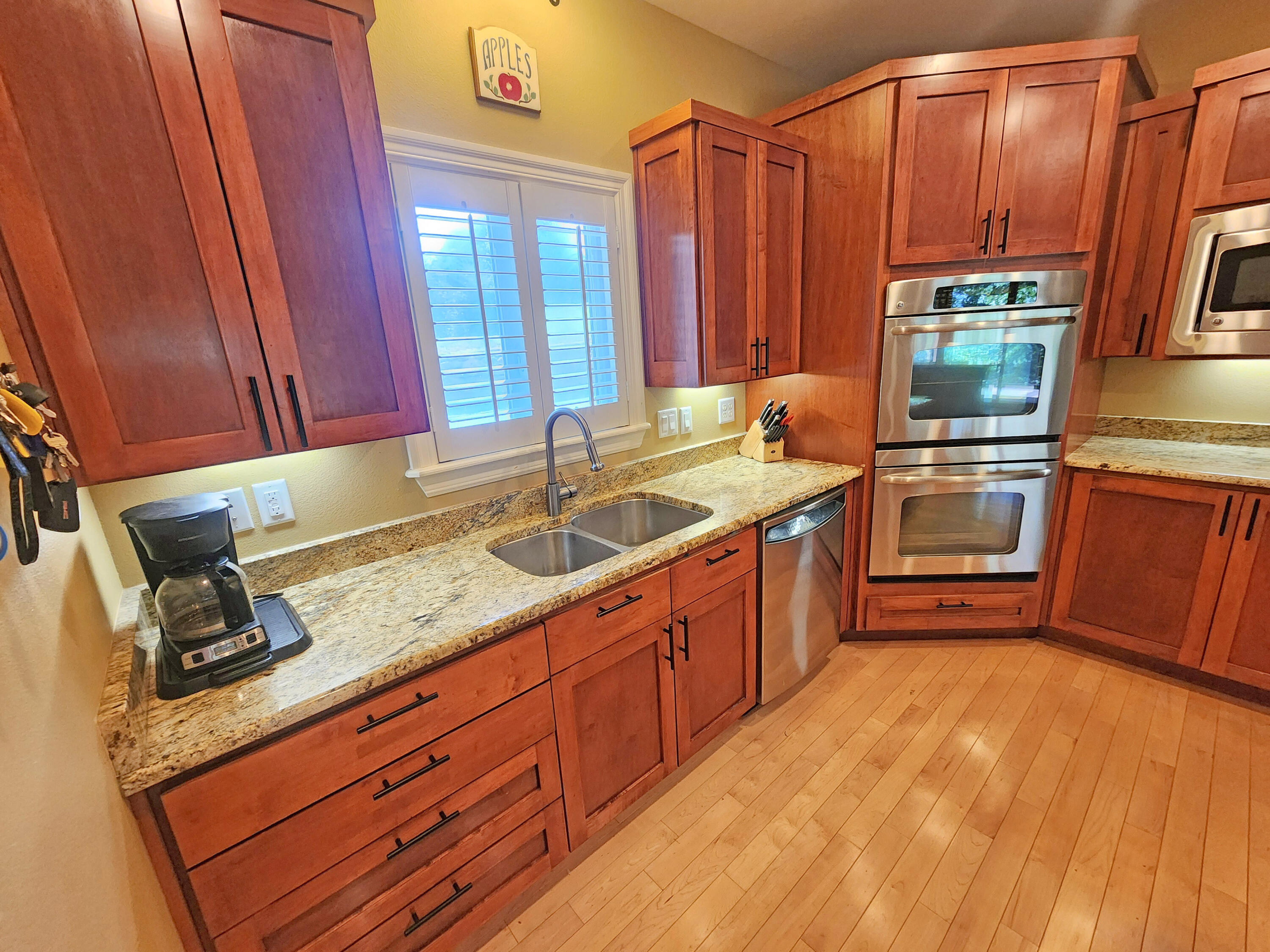 233 Sidehill Drive Property Photo 27