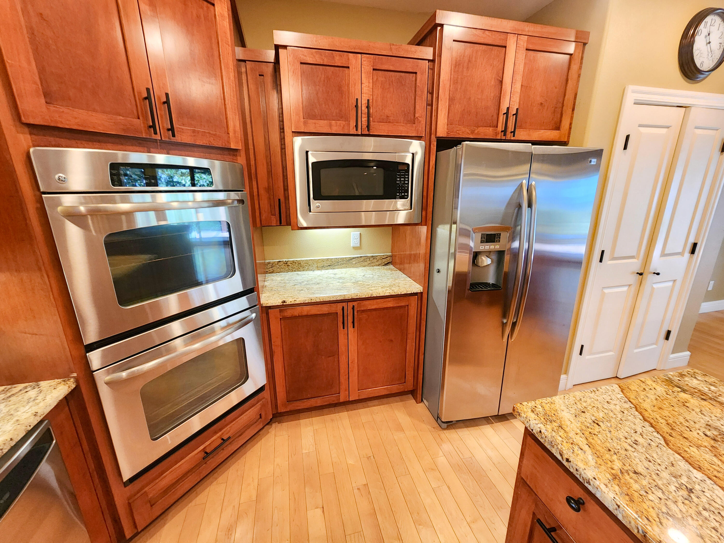 233 Sidehill Drive Property Photo 28