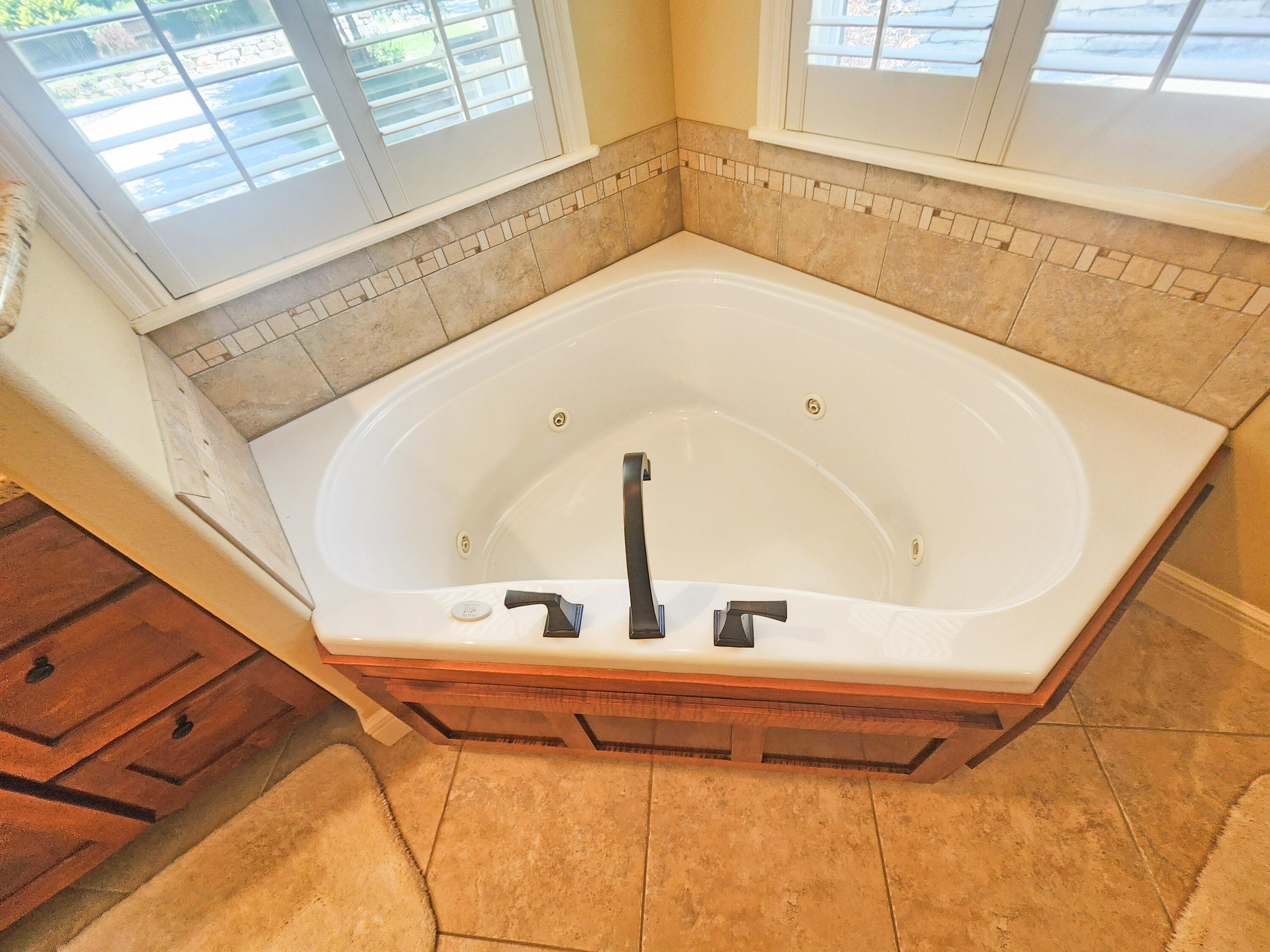 233 Sidehill Drive Property Photo 40