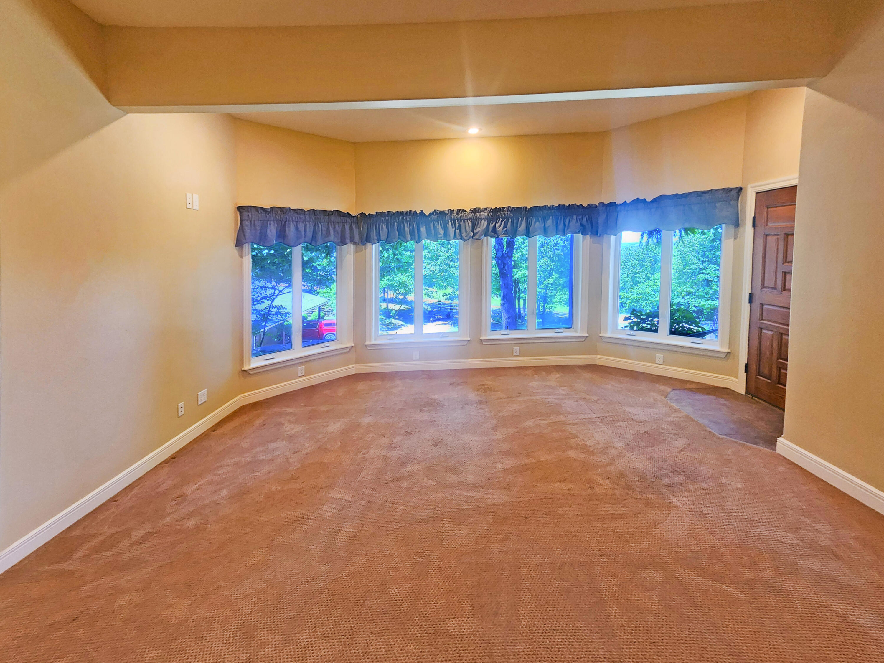 233 Sidehill Drive Property Photo 44