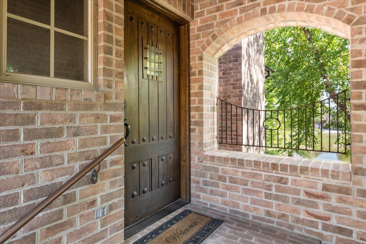 823 East Donegal Circle Property Photo 5