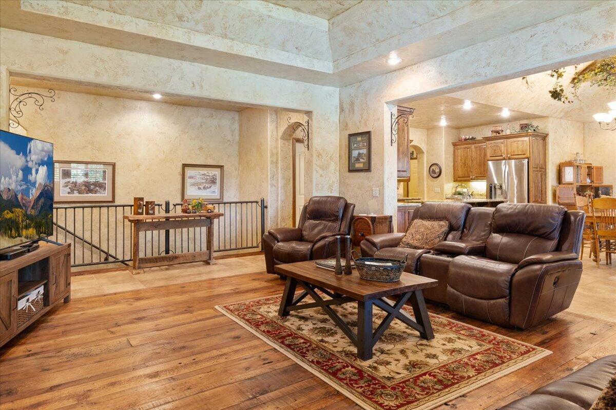 823 East Donegal Circle Property Photo 10