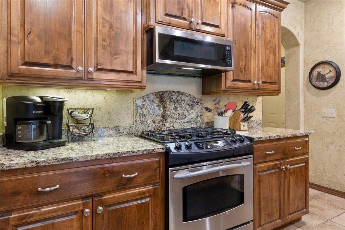 823 East Donegal Circle Property Photo 14