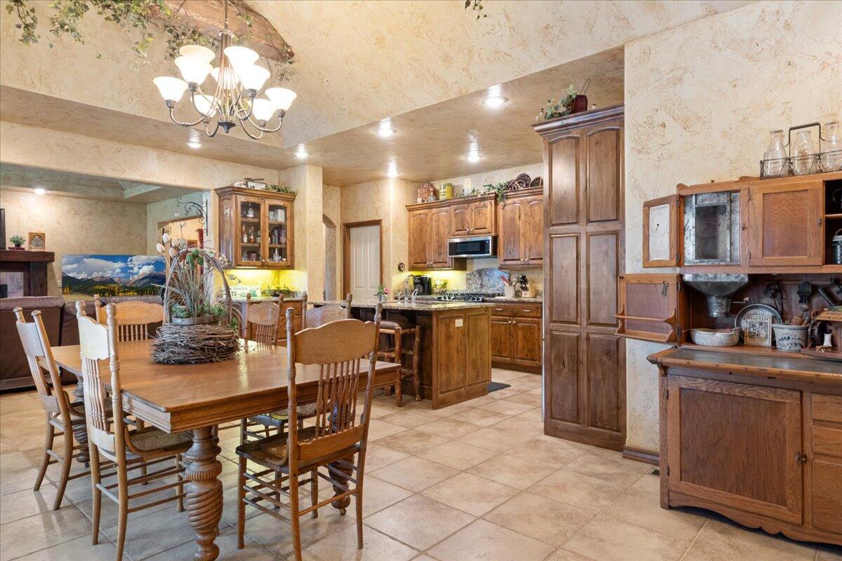 823 East Donegal Circle Property Photo 19