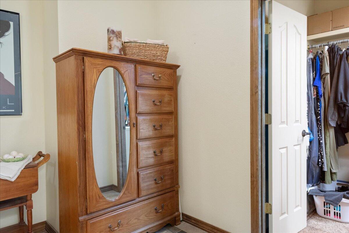 823 East Donegal Circle Property Photo 32