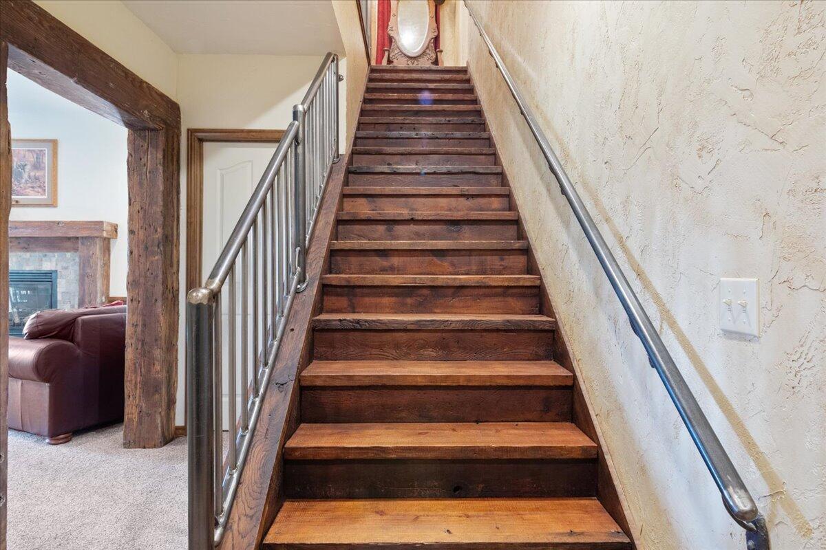 823 East Donegal Circle Property Photo 37
