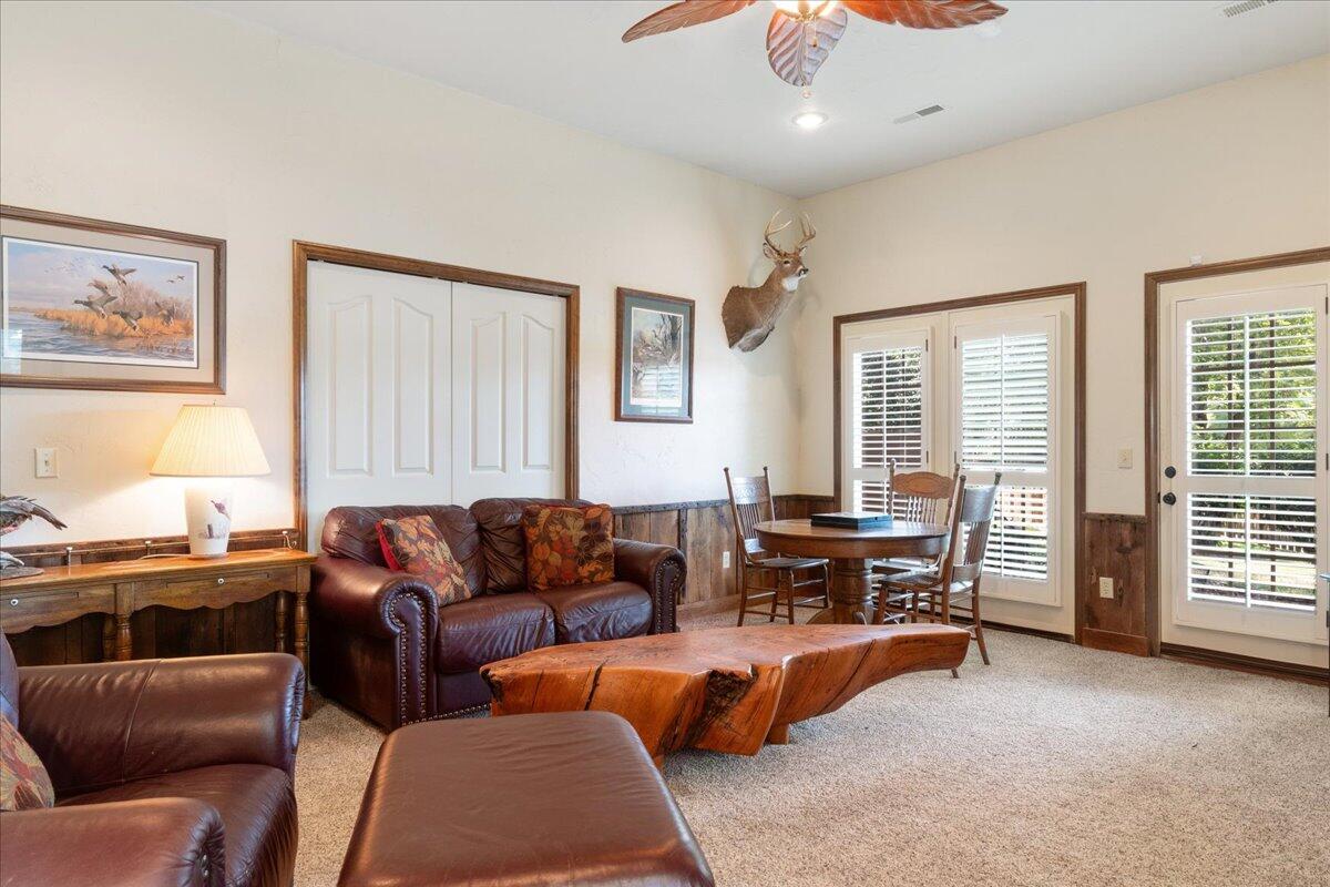 823 East Donegal Circle Property Photo 40