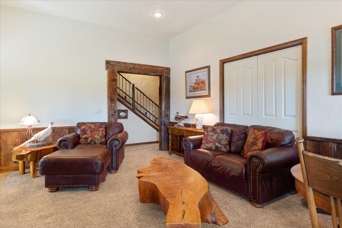 823 East Donegal Circle Property Photo 41