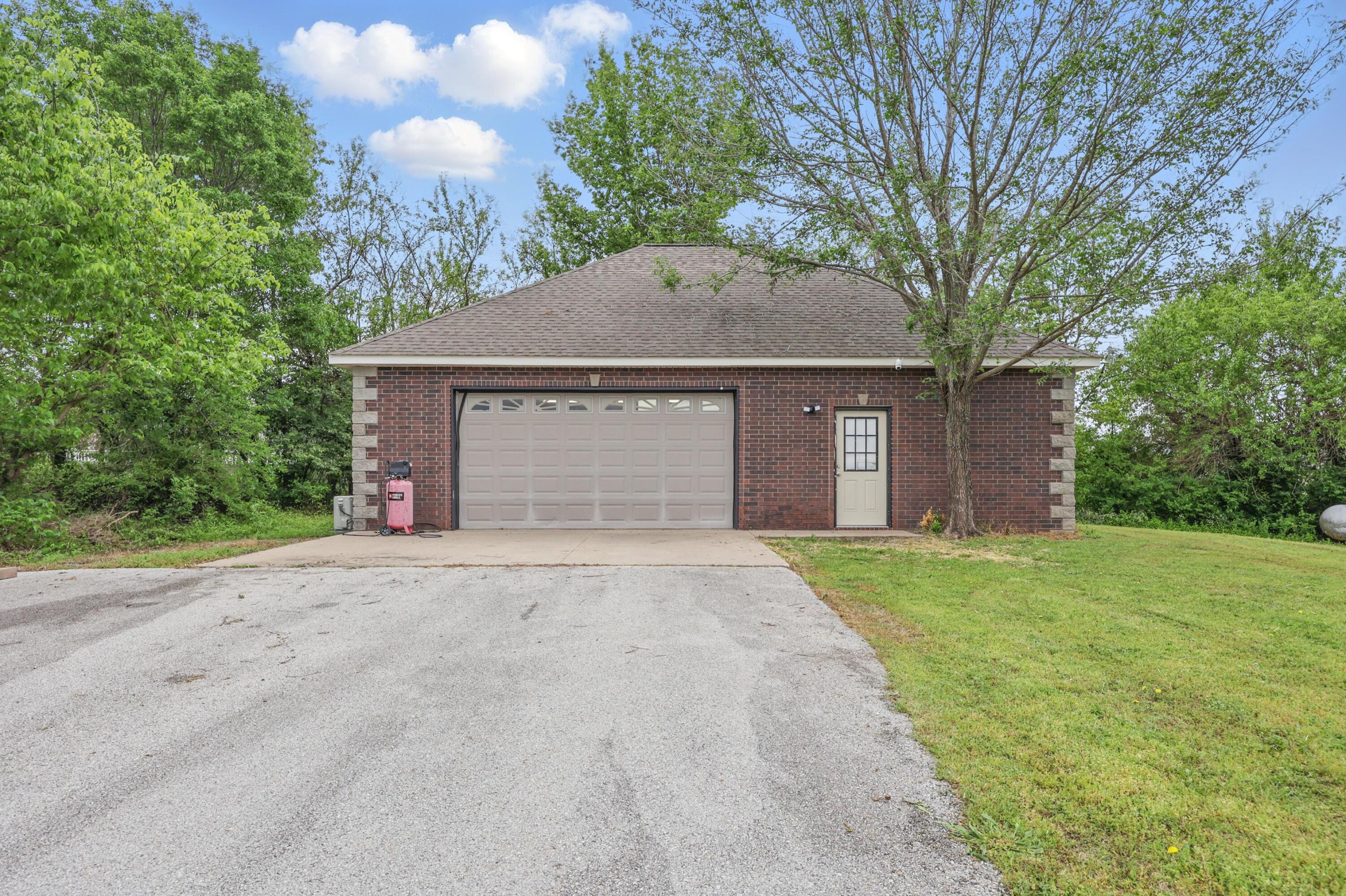 21770 Jude Lane Property Photo 5