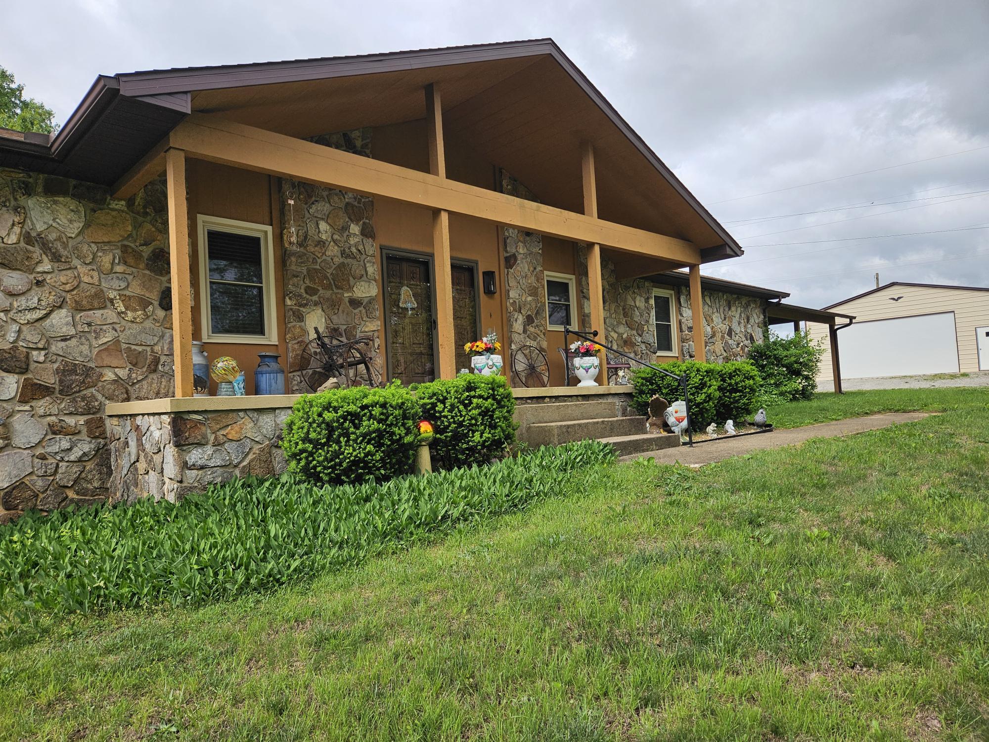 1100 County Road 8270 Property Photo 8