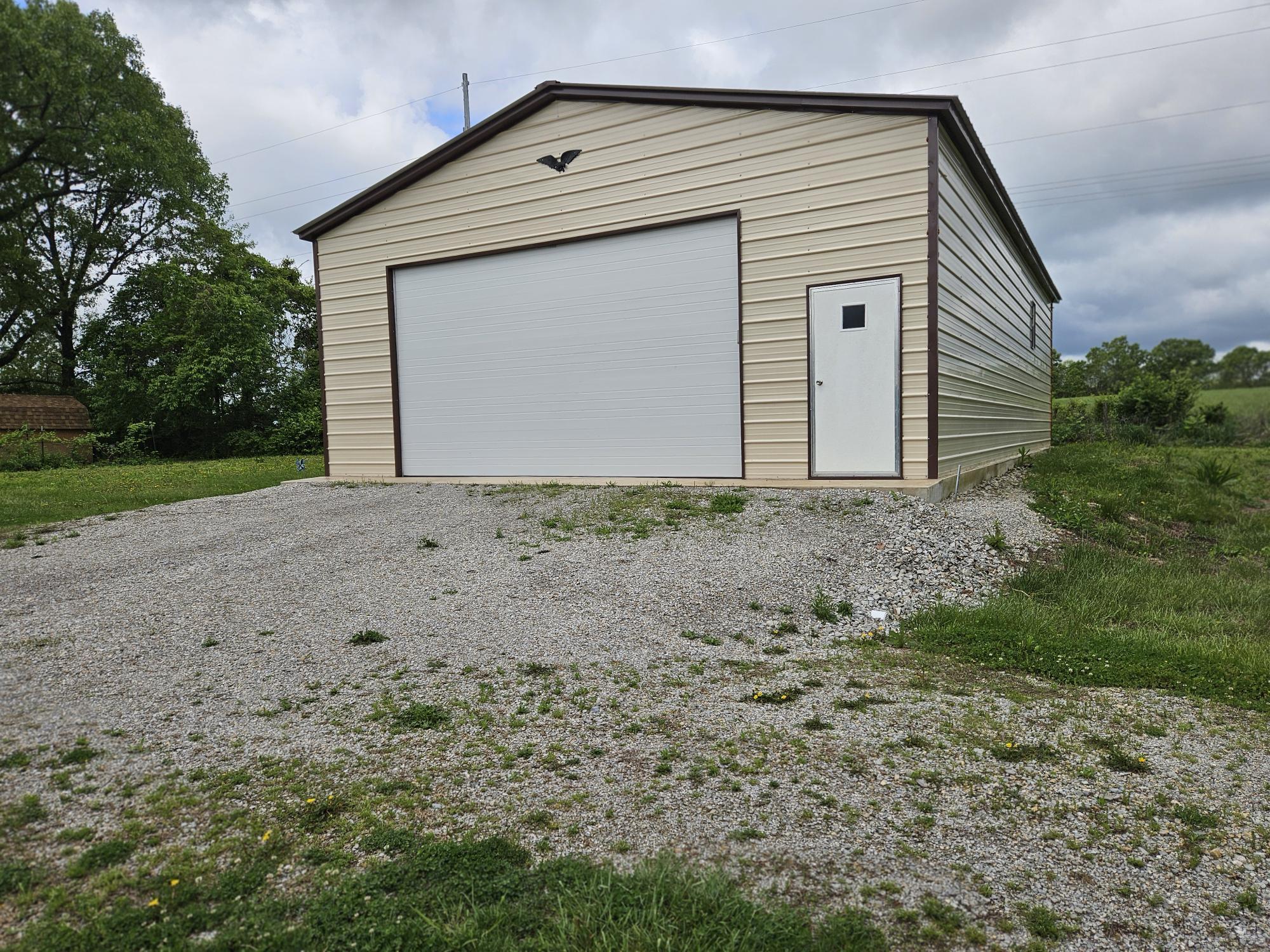 1100 County Road 8270 Property Photo 14