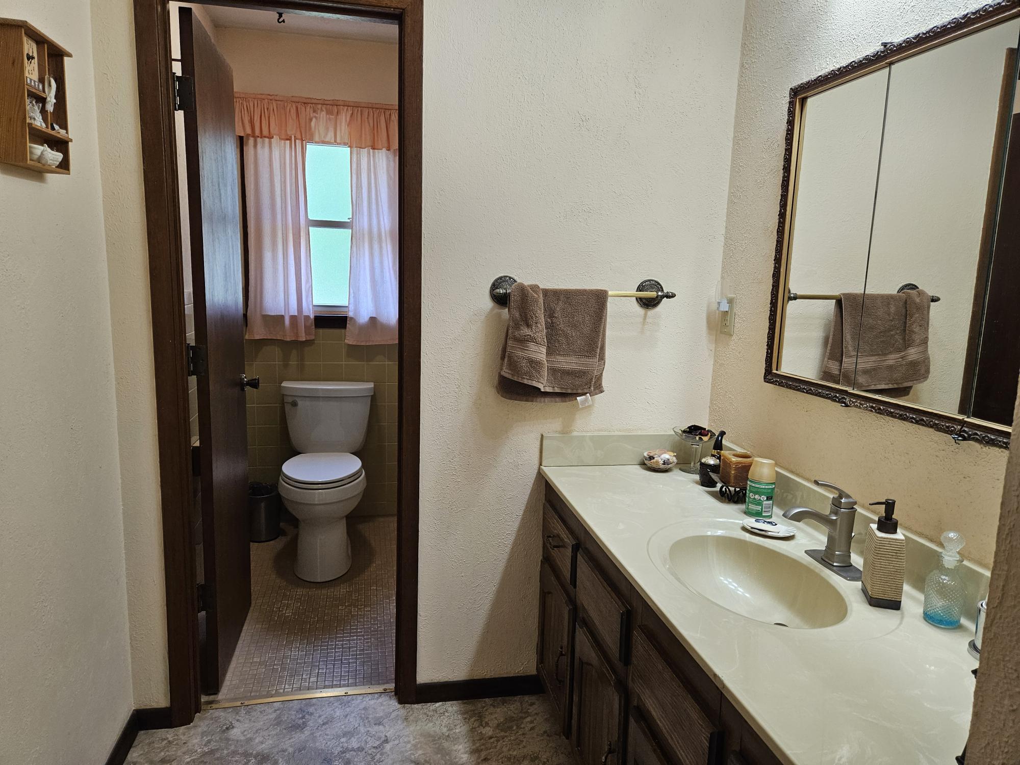1100 County Road 8270 Property Photo 26