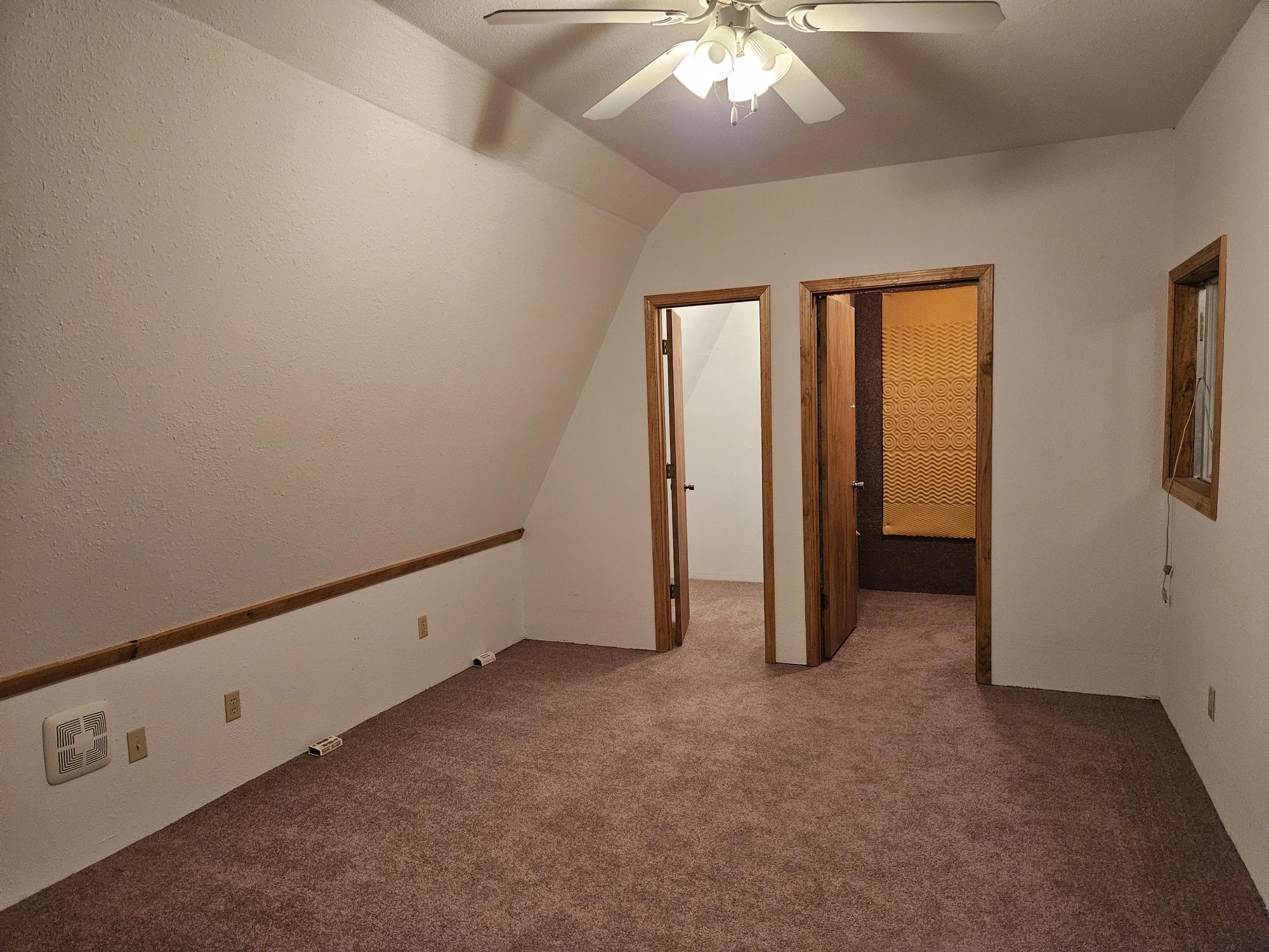 1100 County Road 8270 Property Photo 56
