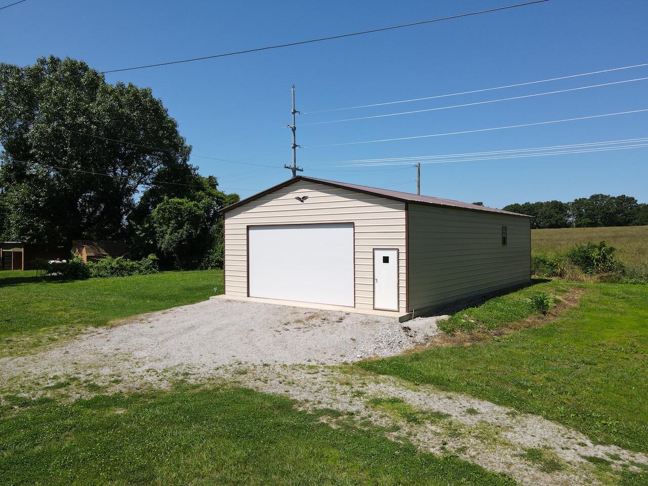 1100 County Road 8270 Property Photo 70