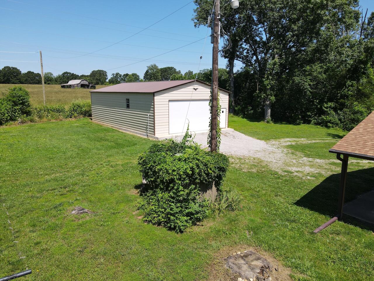 1100 County Road 8270 Property Photo 71