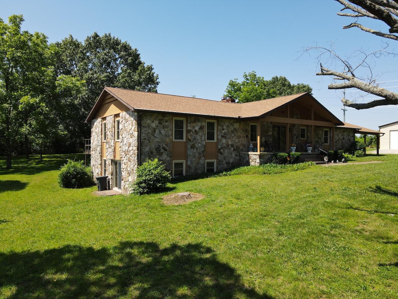 1100 County Road 8270 Property Photo 75