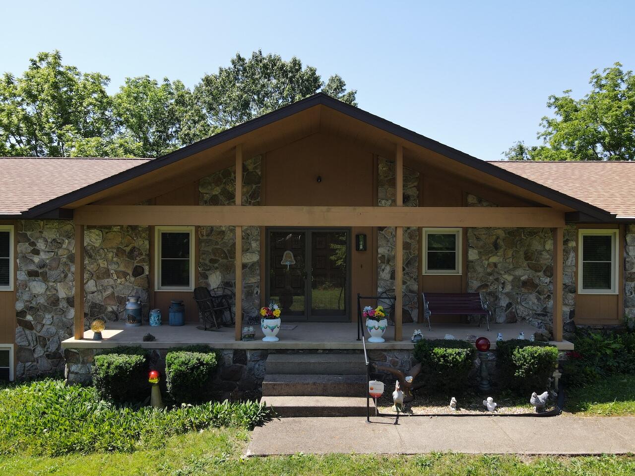 1100 County Road 8270 Property Photo 76