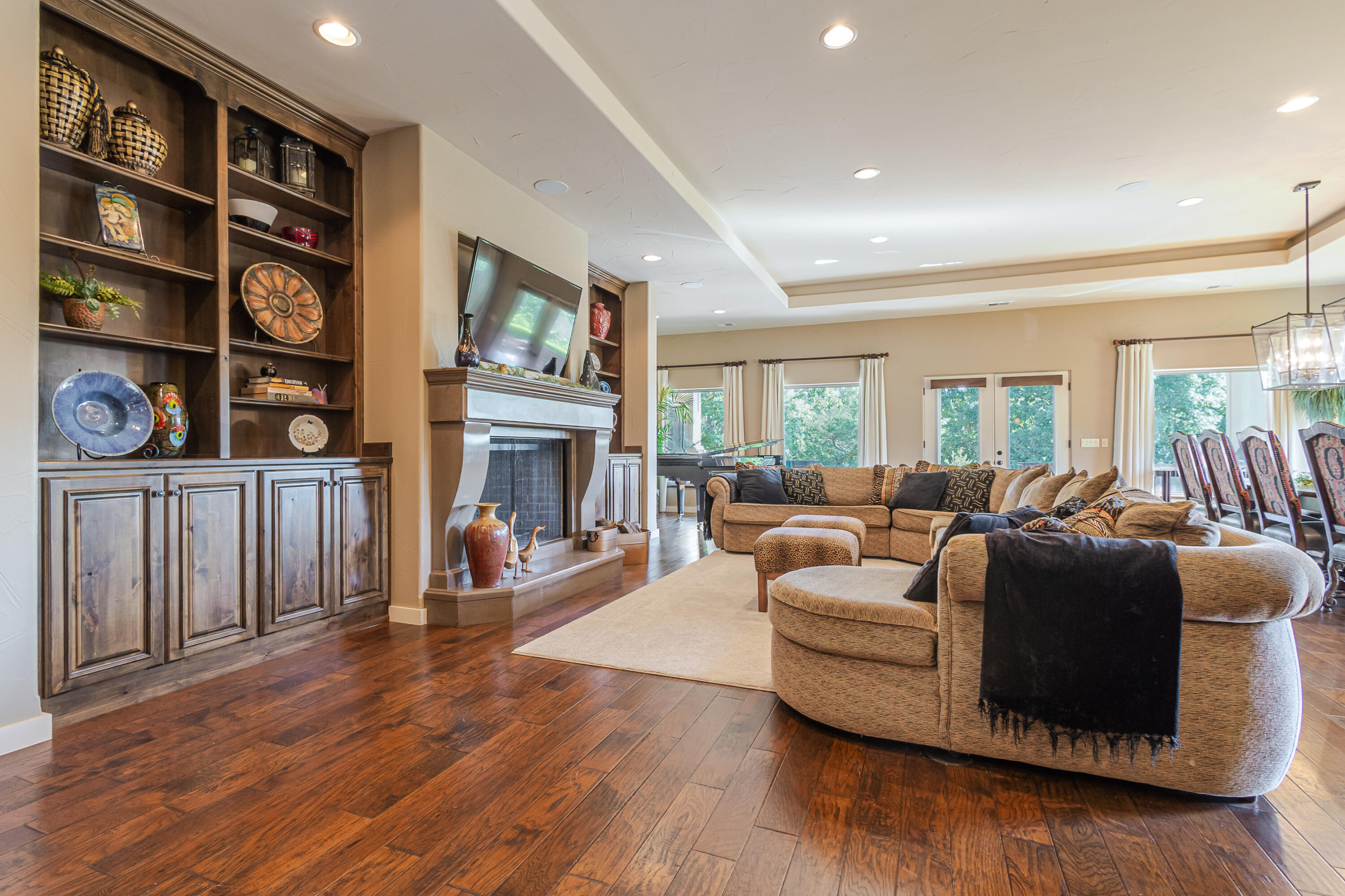 128 Pebble Beach Drive Property Photo 3