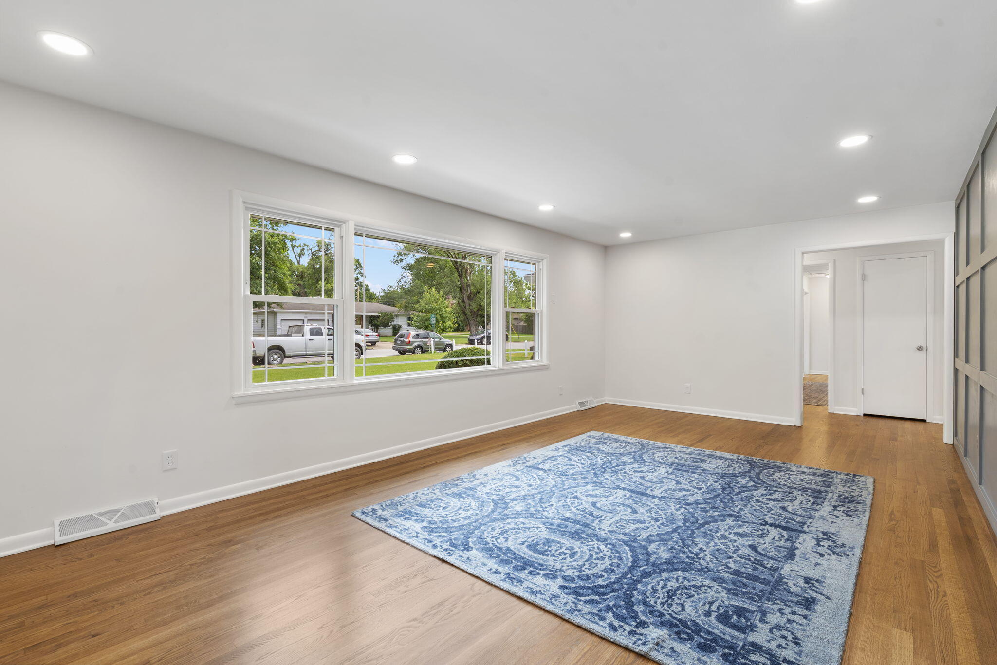 2444 East Langston Street Property Photo 6