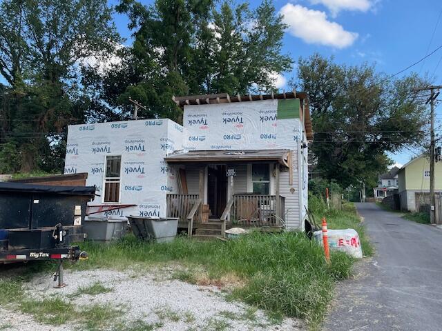 818 West College Street Property Photo 3